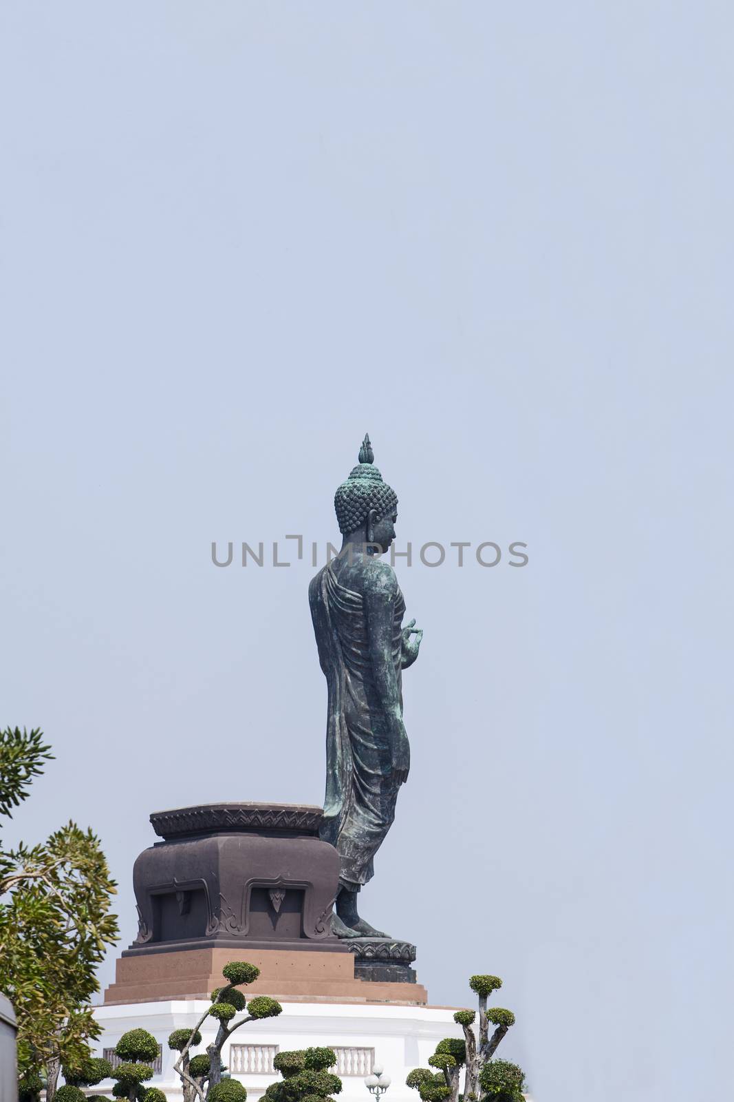 The old buddha statue. by jee1999