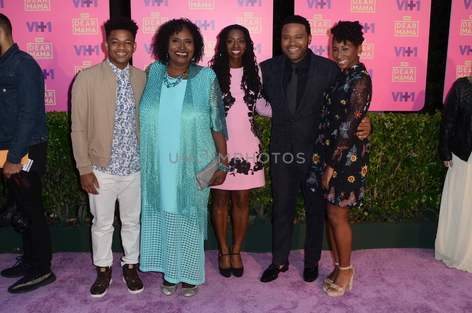 Anthony Anderson, family at VH1`s 2nd Annual Dear Mama: An Event To Honor Moms, Huntington Library, Pasadena, CA 05-06-17 David Edwards/Dailyceleb.com 818-249-4998