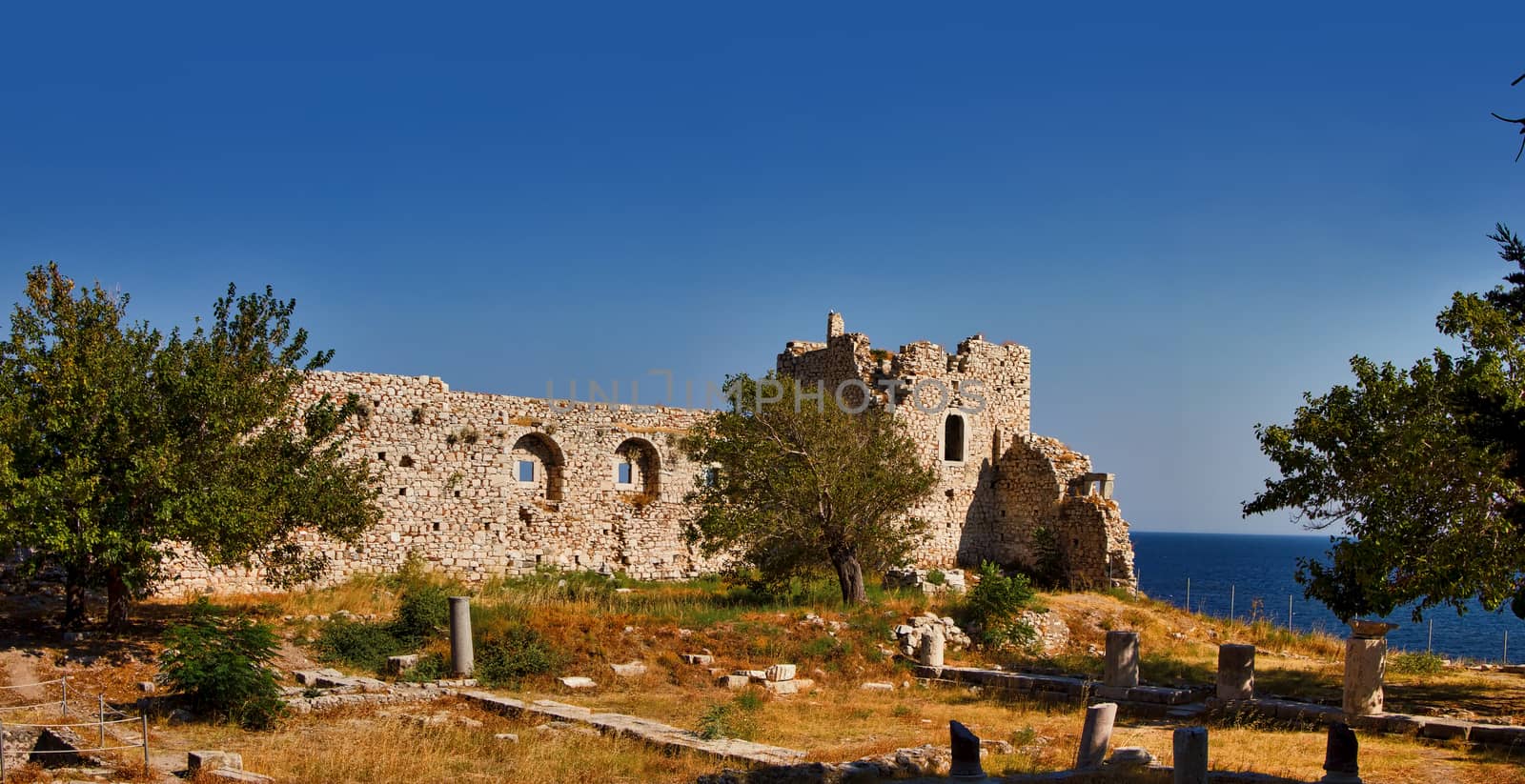 The castle of Lykourgos Logothetis is situated to the southwest of the port of Pithagorio