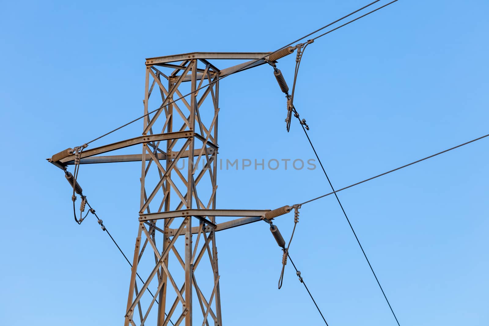 Metallic structure of transmission of electric current
