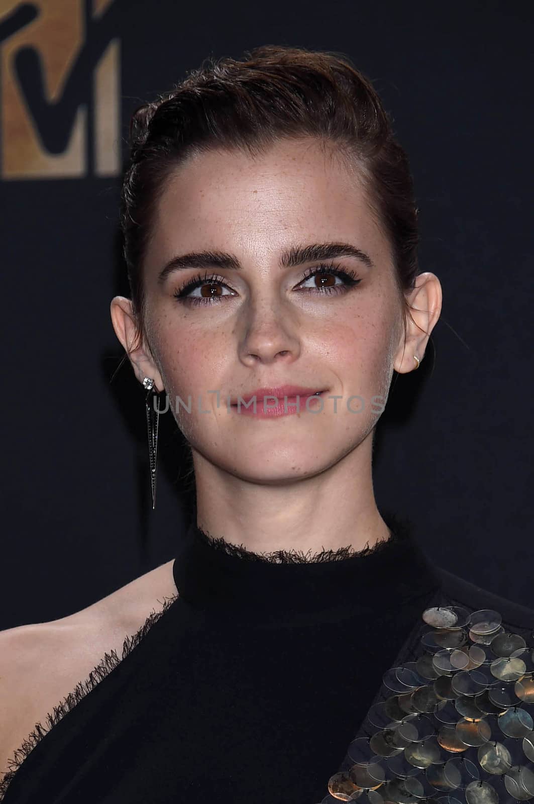 Emma Watson at the 2017 MTV Movie & TV Awards, Press Room, Shrine Auditorium, Los Angeles, CA 05-07-17