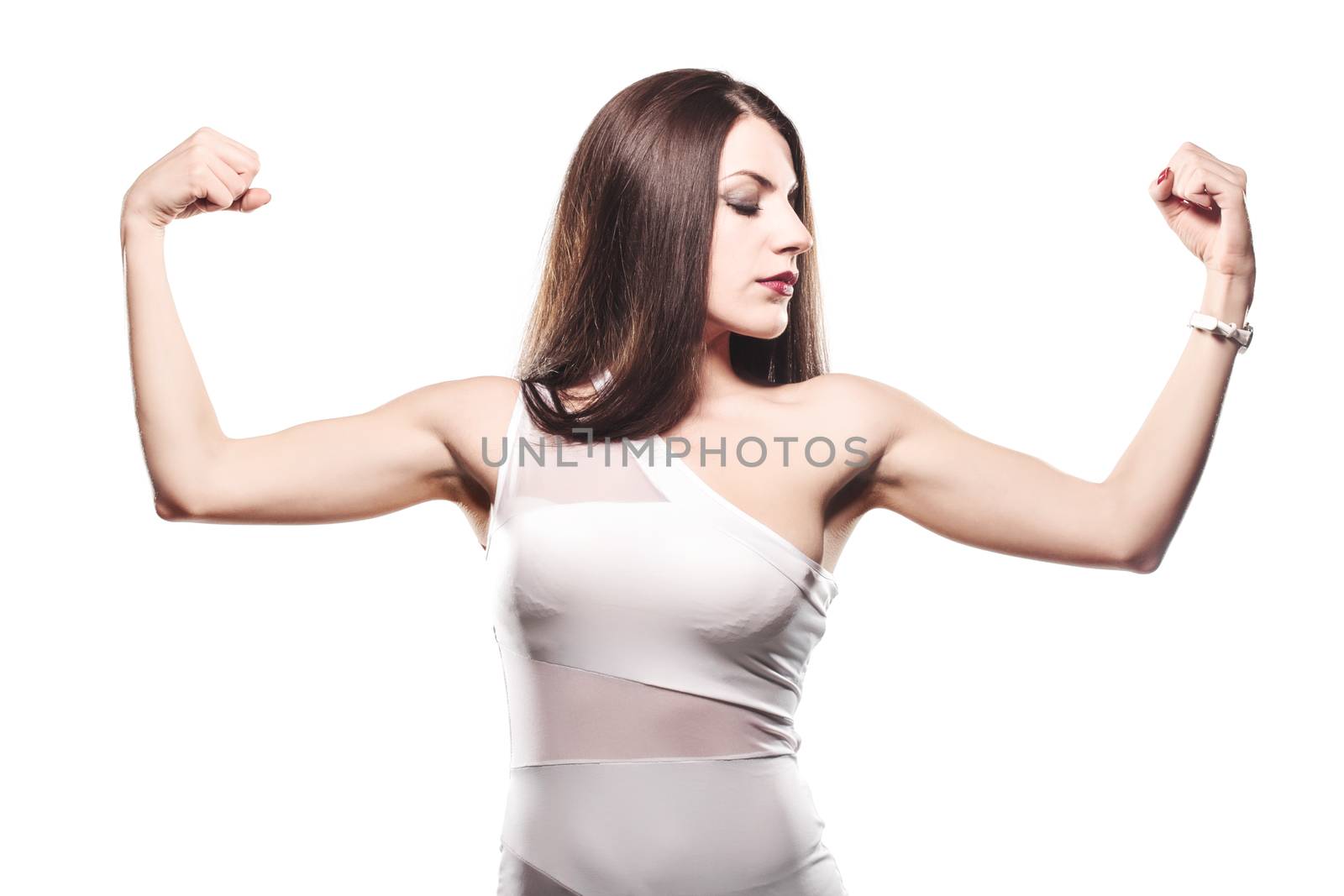 girl showing muscles by kokimk