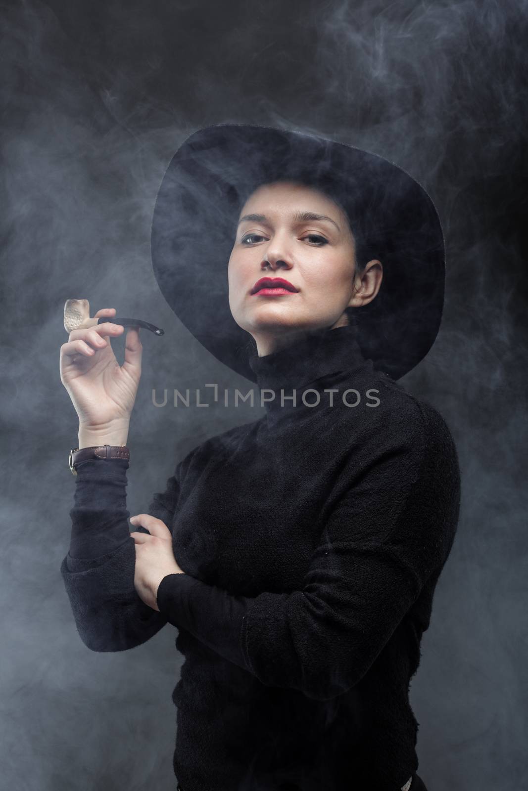 girl with a pipe by kokimk