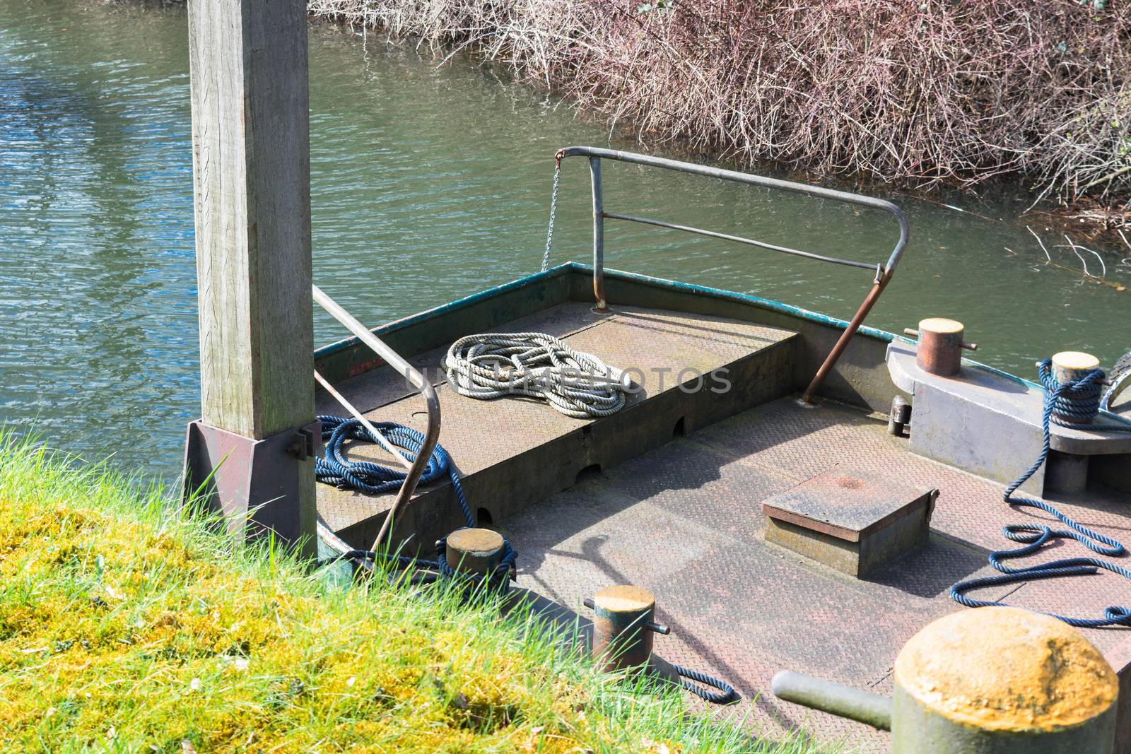 View of the accessories of a work ship.
