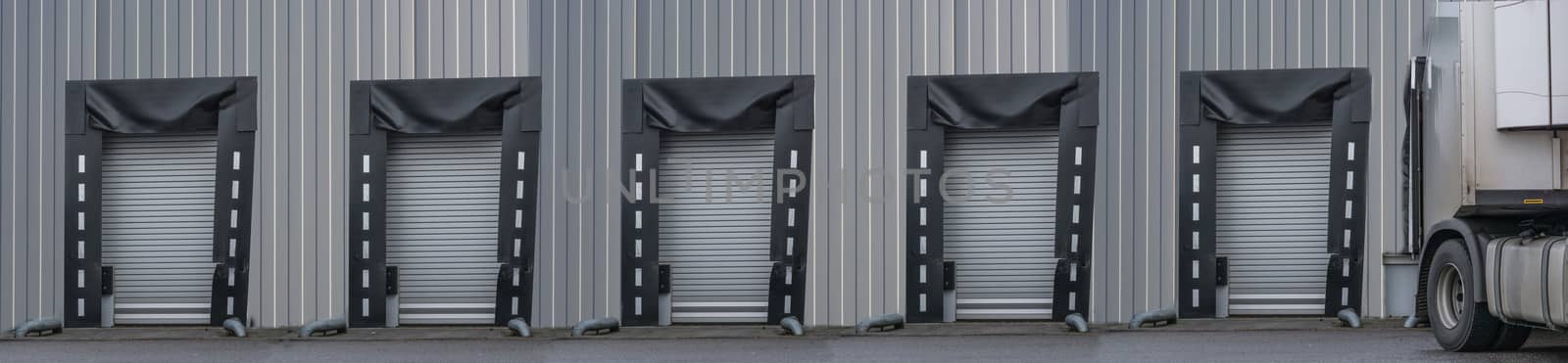 Truck for unloading or loading at the depot of a forwarding company.