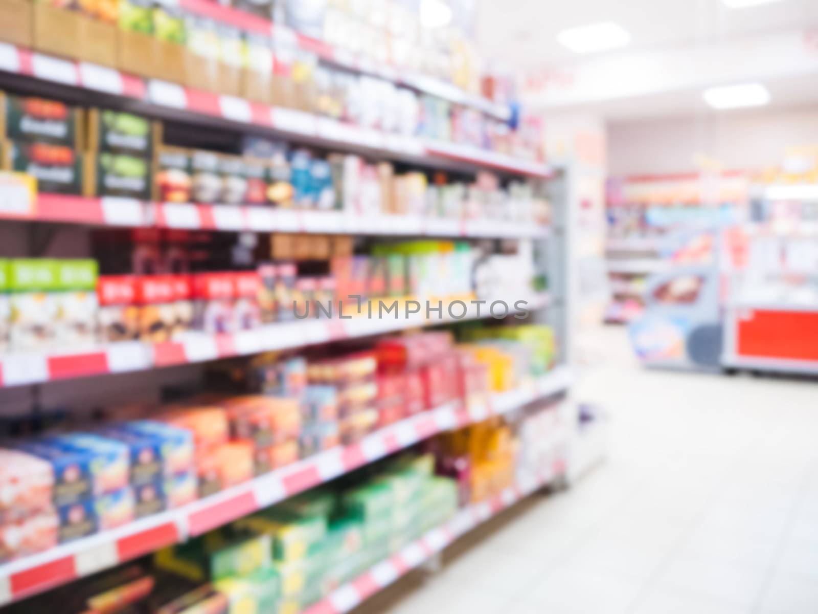 blurred supermarket aisle by fascinadora