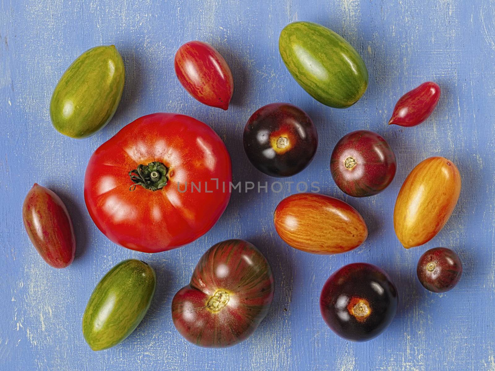 rustic heirloom tomato by zkruger