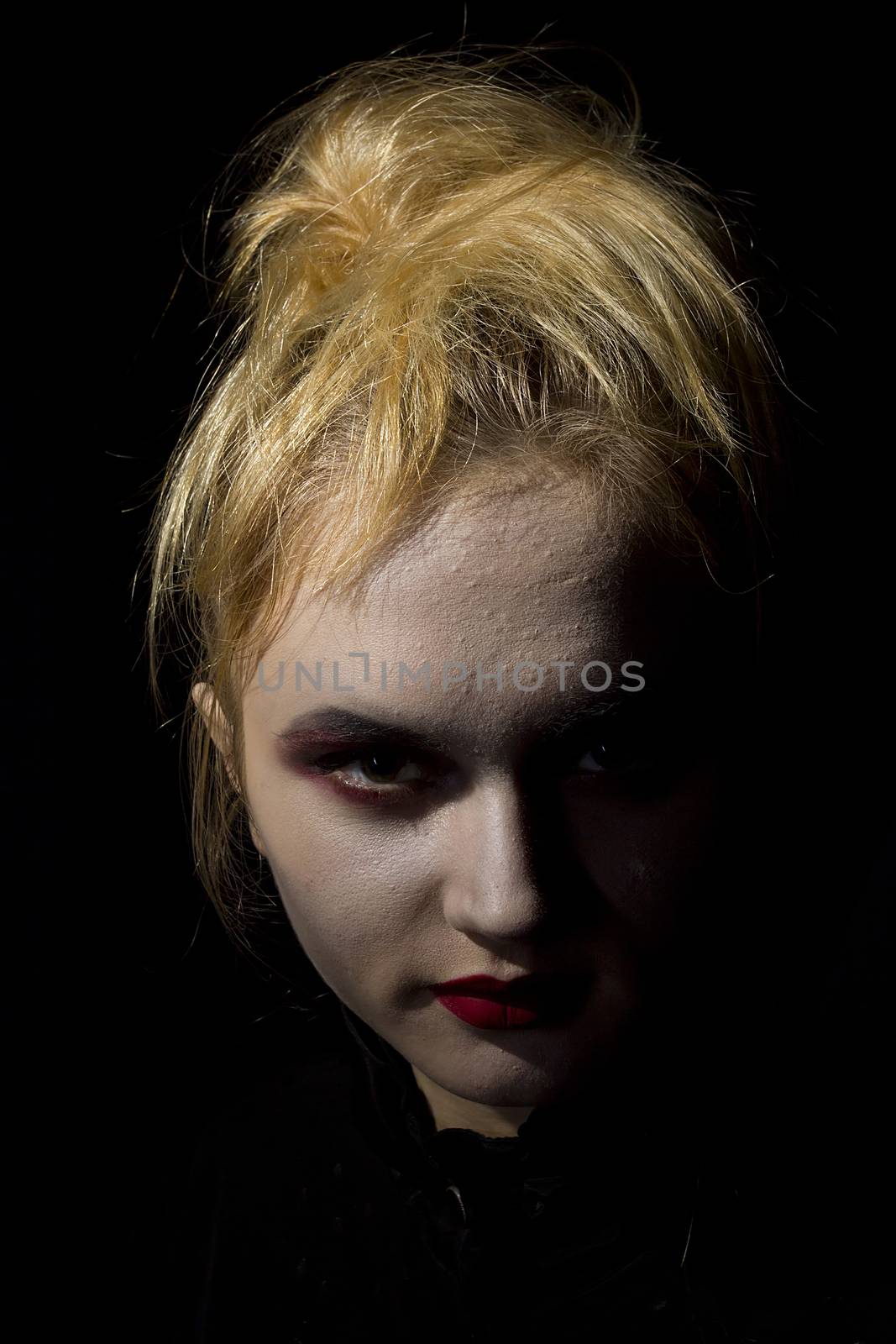 Young girl vampire by VIPDesignUSA