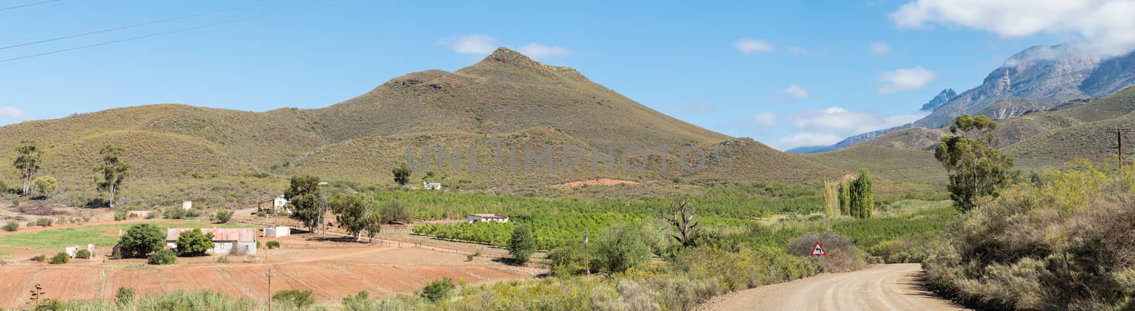 Panorama of landscape between Hoeko and Ladismith by dpreezg