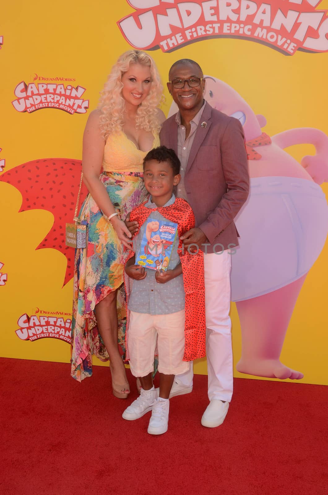 Tommy Davidson
at the "Captain Underpants" Los Angeles Premiere, Village Theater, Westwood, CA 05-21-17