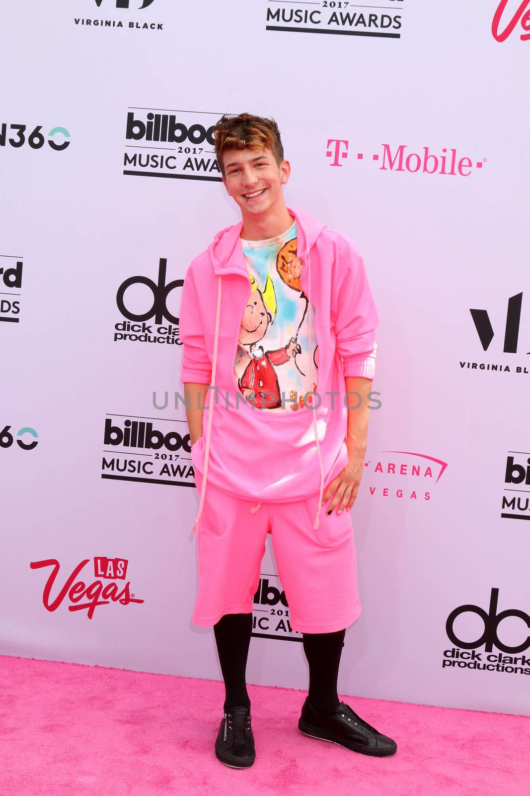 Chris Oflyng
at the 2017 Billboard Awards Arrivals, T-Mobile Arena, Las Vegas, NV 05-21-17