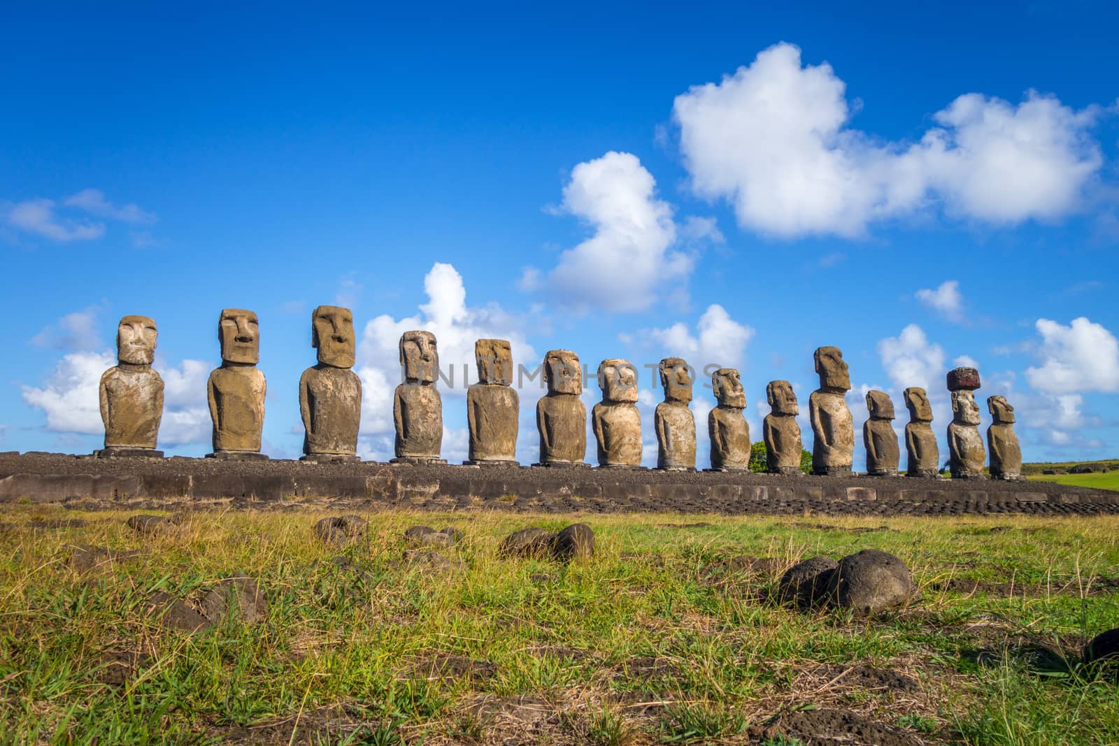 Moais statues, ahu Tongariki, easter island by daboost