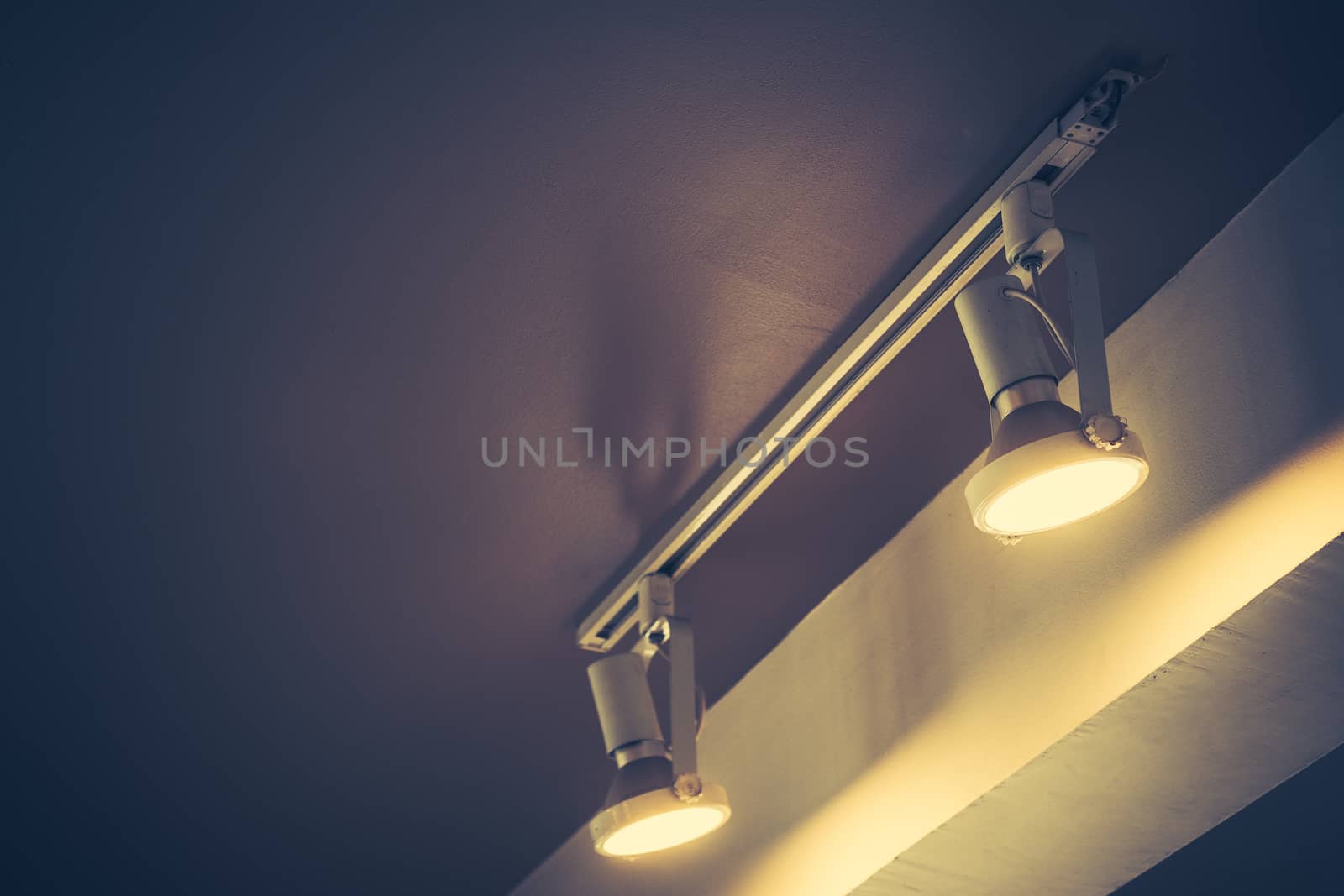 light bulb tone vintage by ahimaone