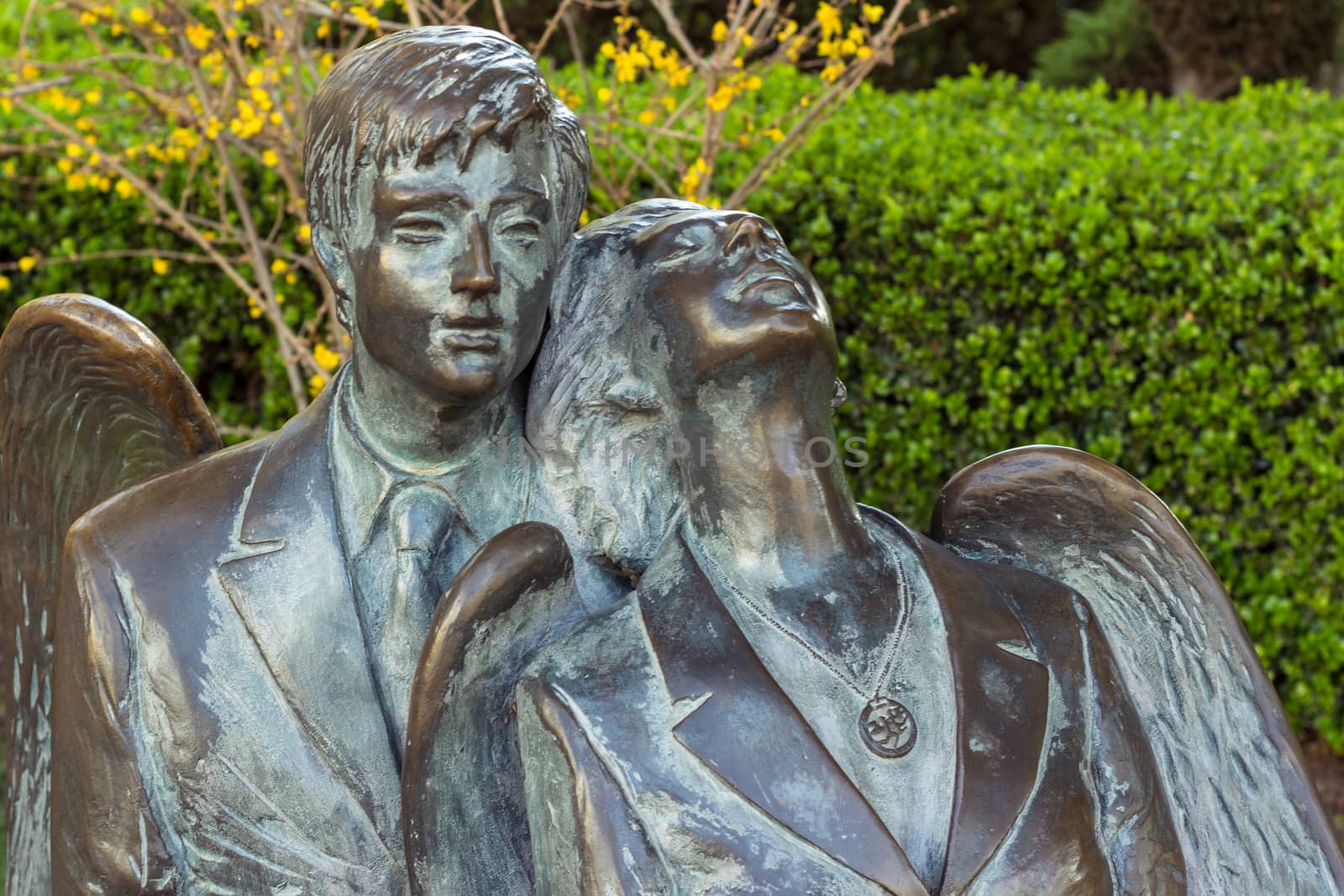 Statue of the lovers in the public villa of Taormina