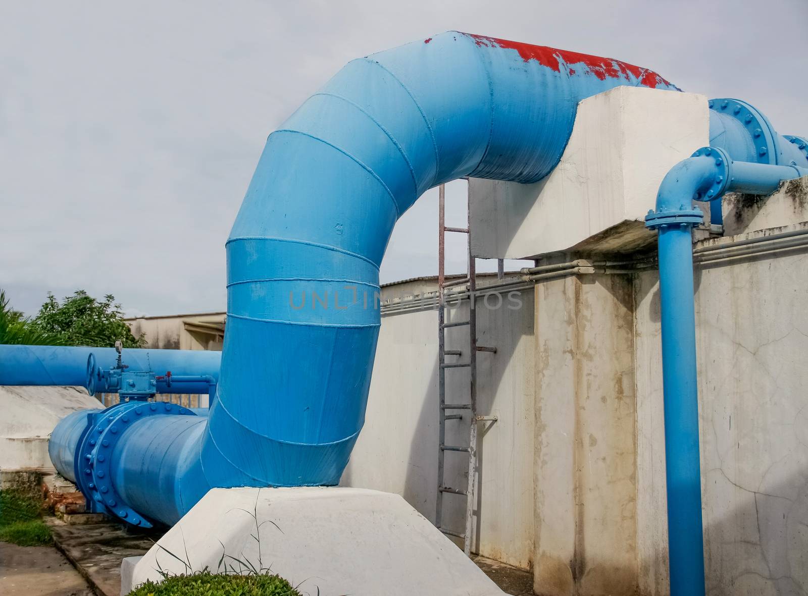 flanges, couplings, valves and pipes of an irrigation water