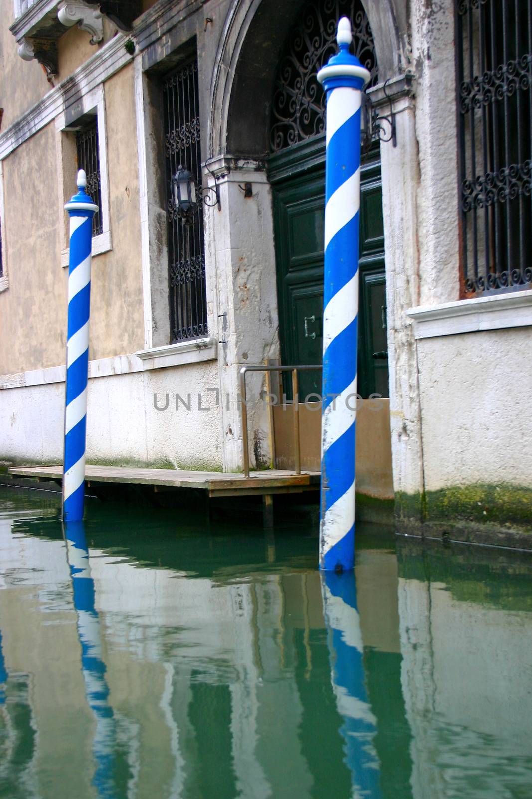 Water Entrance Venice by Kartouchken