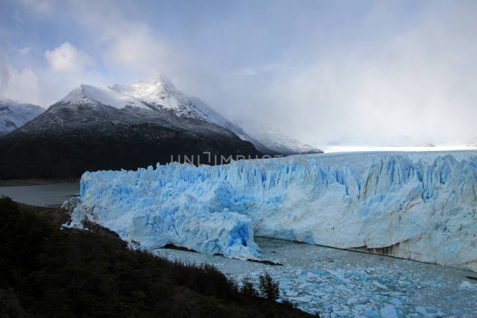 Perito Moreno glacier, Parque Nacional Los Glaciares, Patagonia, Argentina