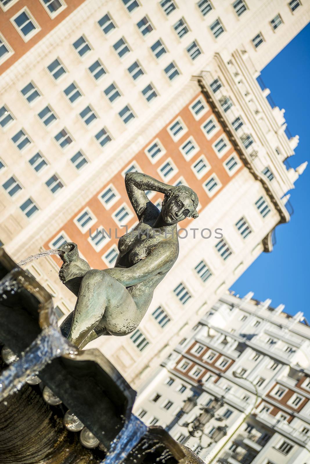 Fmous fountain and skyscraper in madrid, Spain