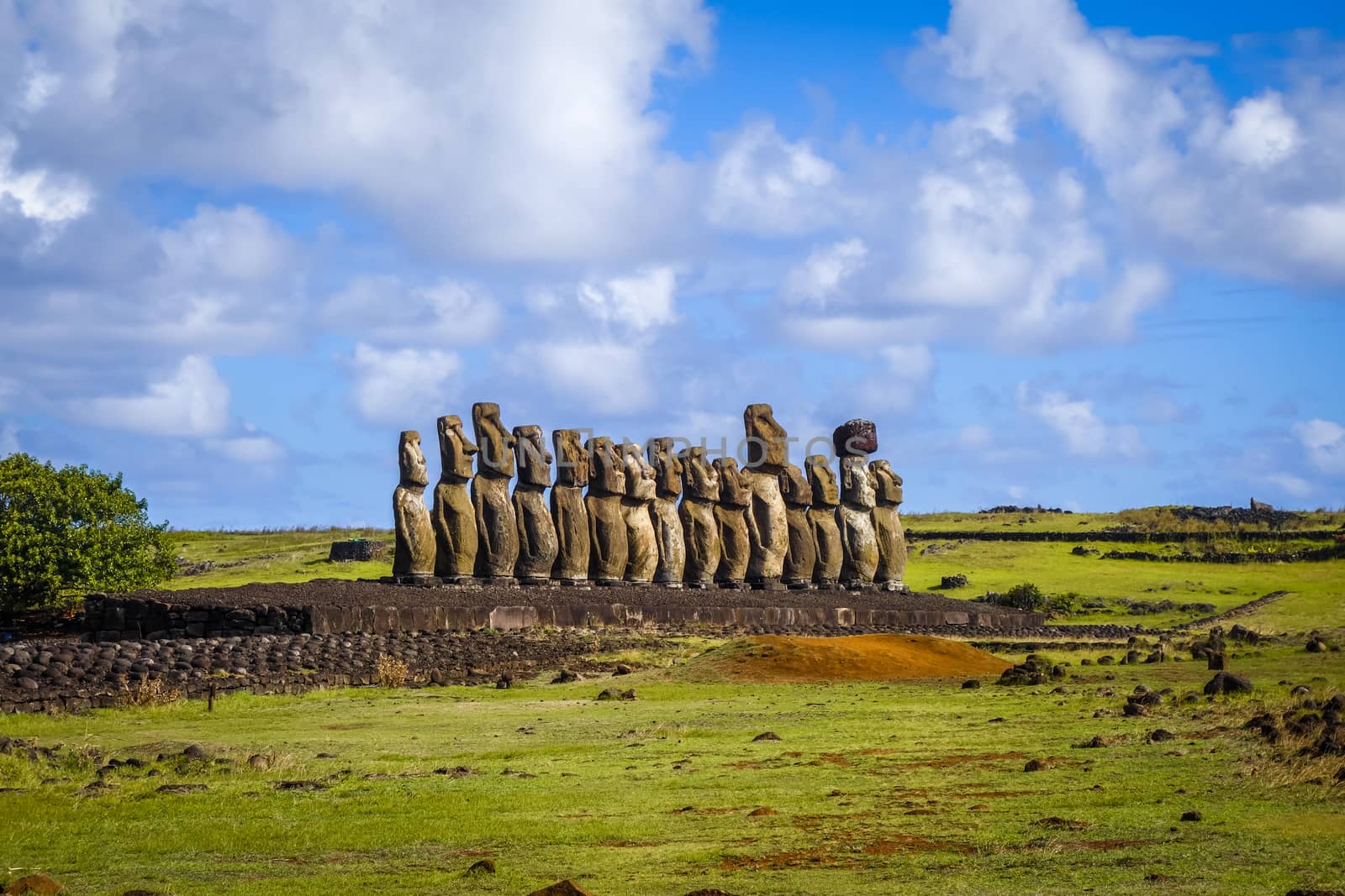 Moais statues, ahu Tongariki, easter island by daboost