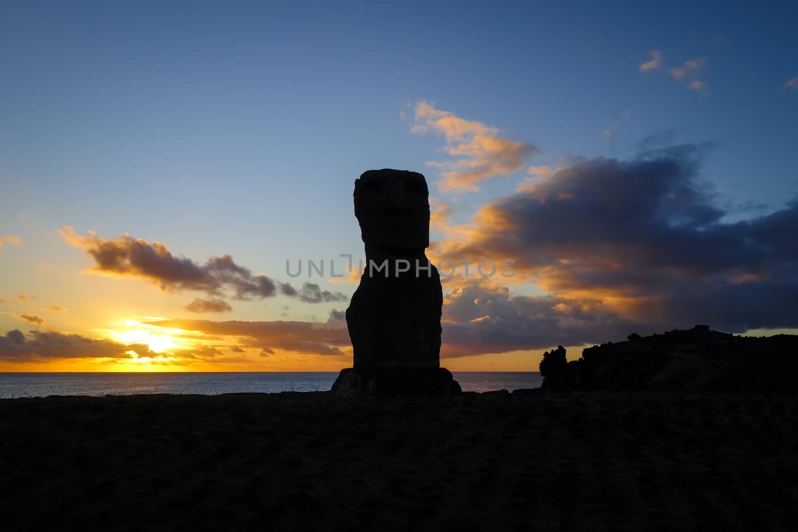 Moai statue ahu akapu at sunset, easter island, Chile