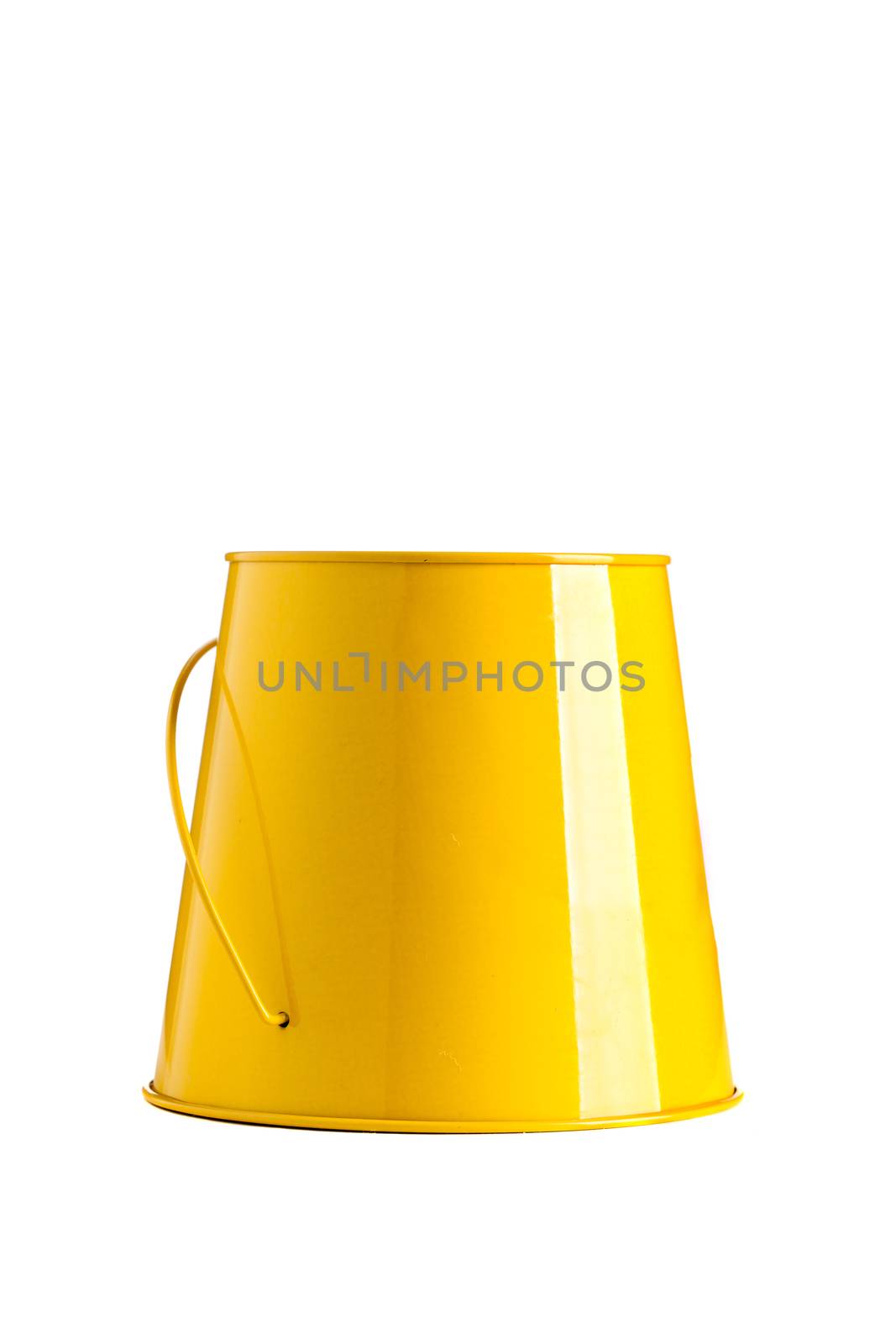 yellow bucket by kokimk