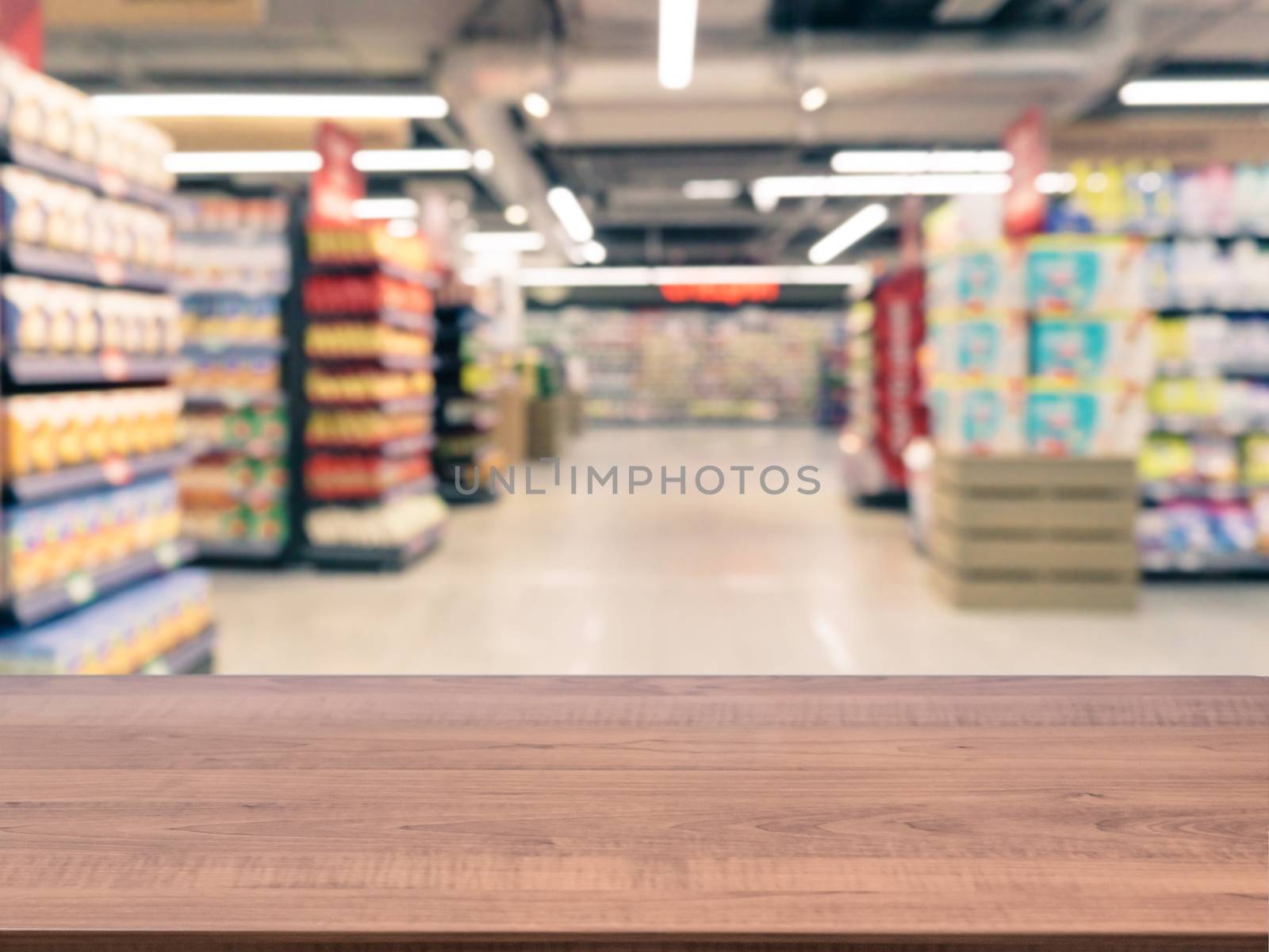 Empty table in front of blurred background by fascinadora