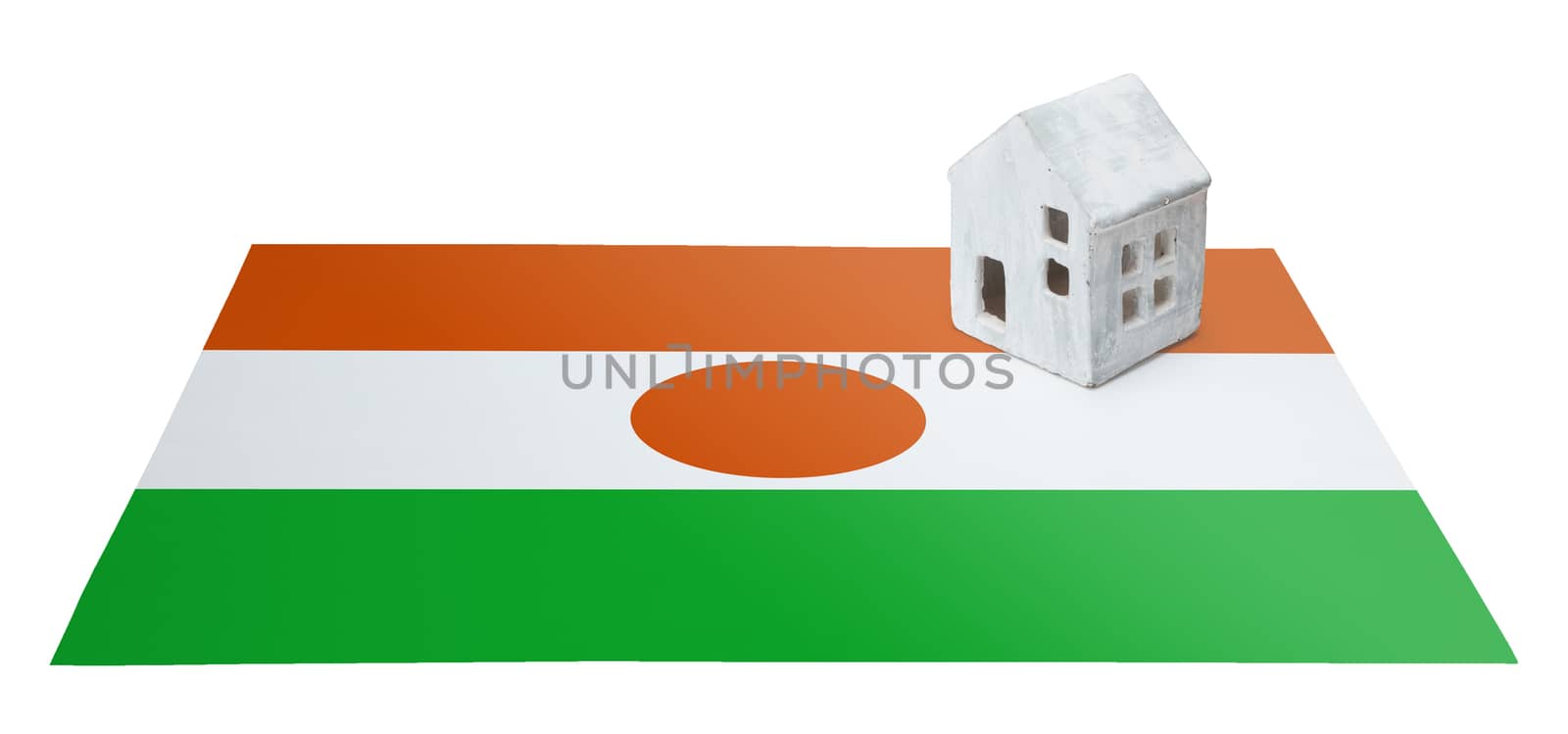 Small house on a flag - Living or migrating to Niger