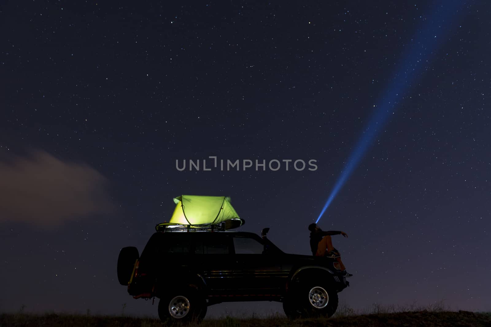 camping the night sky and watch the stars