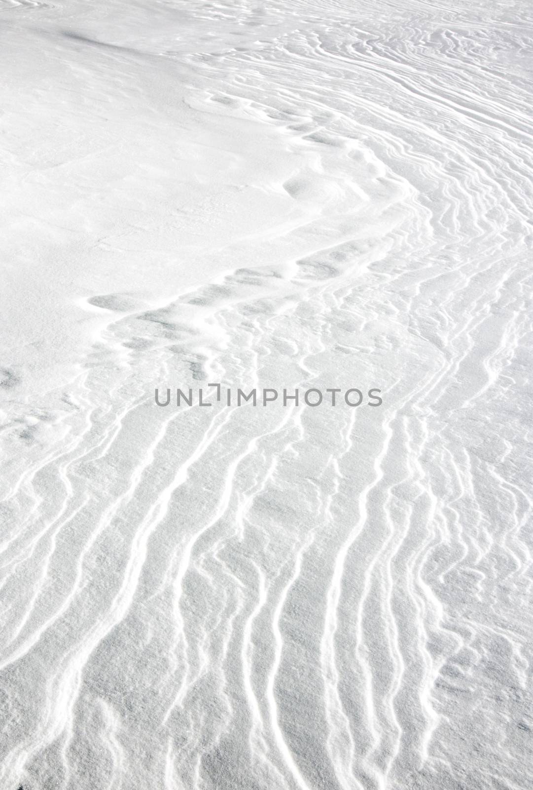Snow patterns in winter by Njean