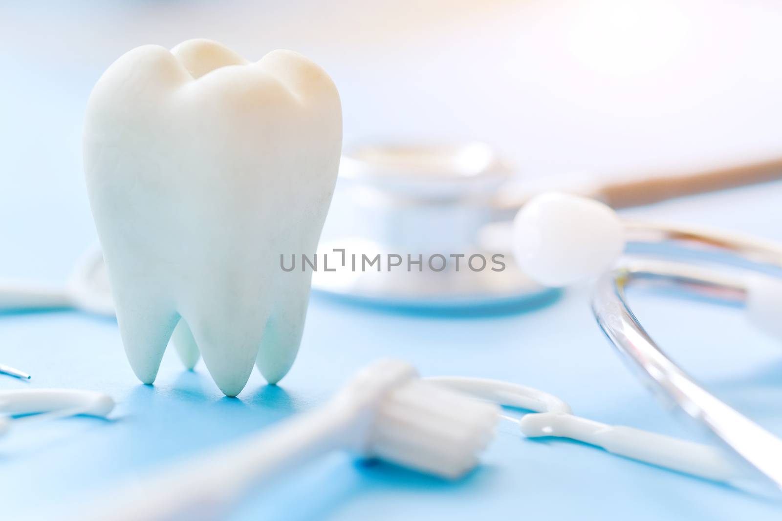 dental hygiene background by ponsulak