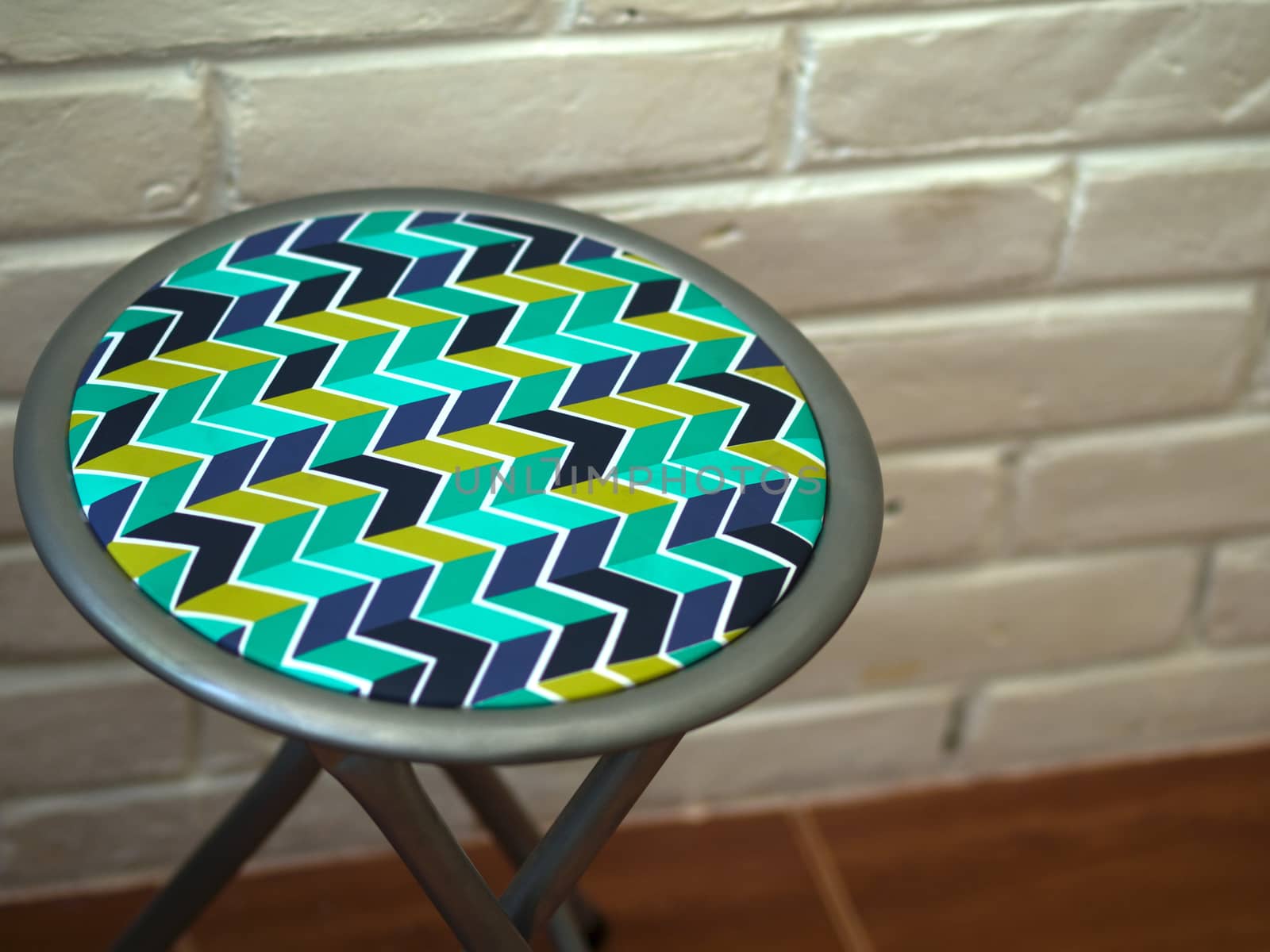 STOOL WITH ZIG ZAG PATTERN LEATHER by PrettyTG