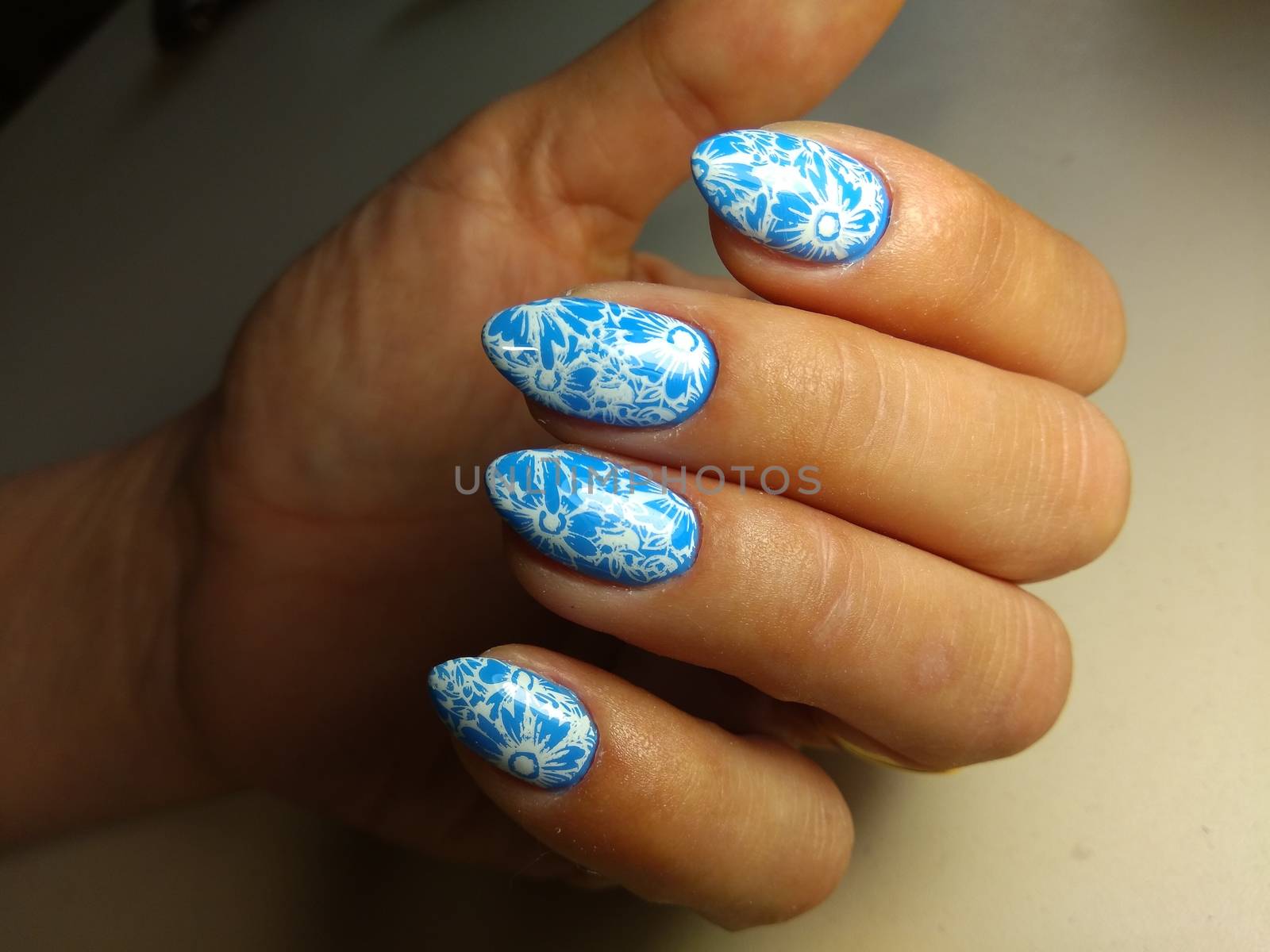 Here is presented one of the best manicure designs this year's Nail Marine