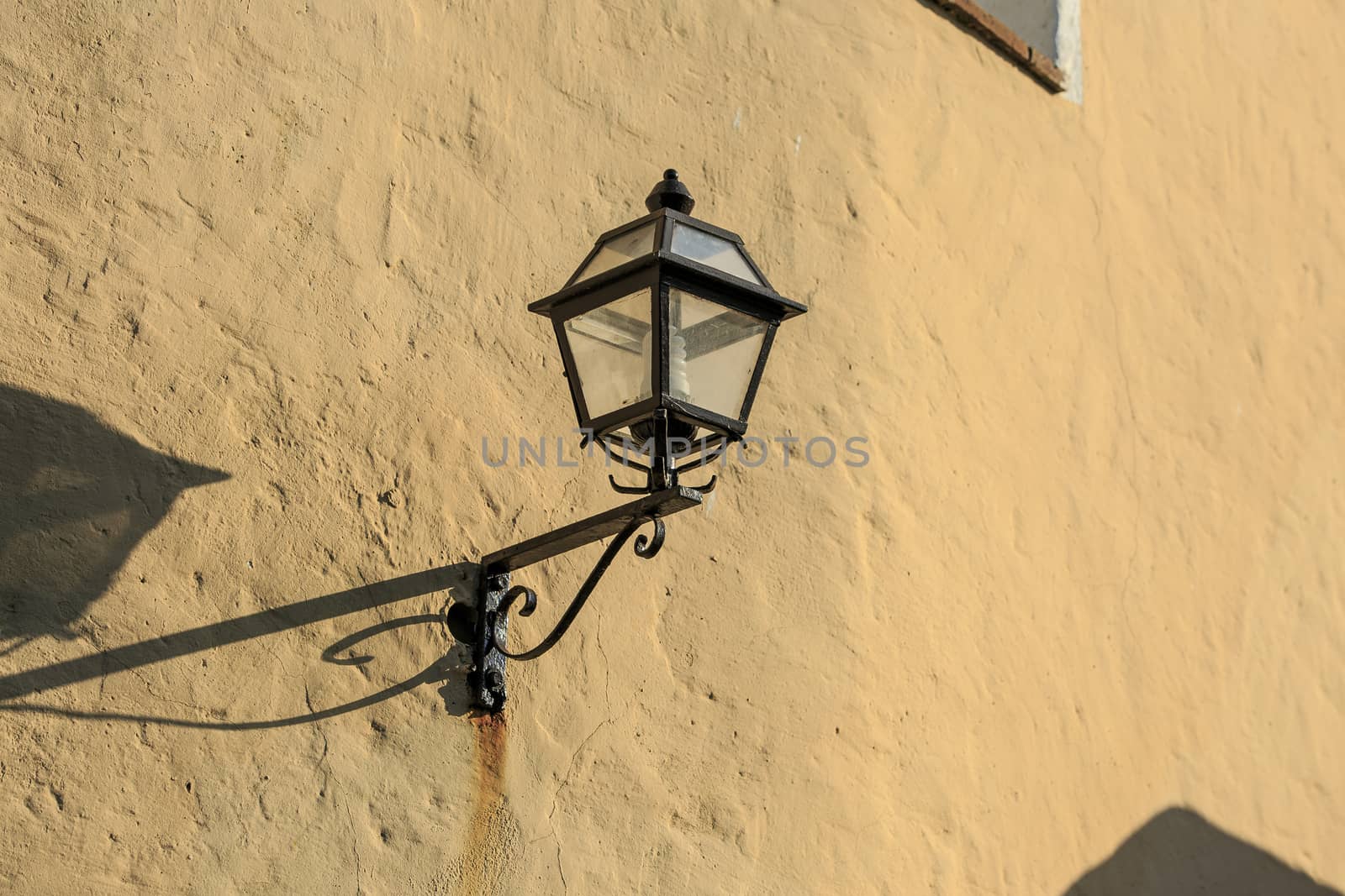 Retro bulb lamp in a building