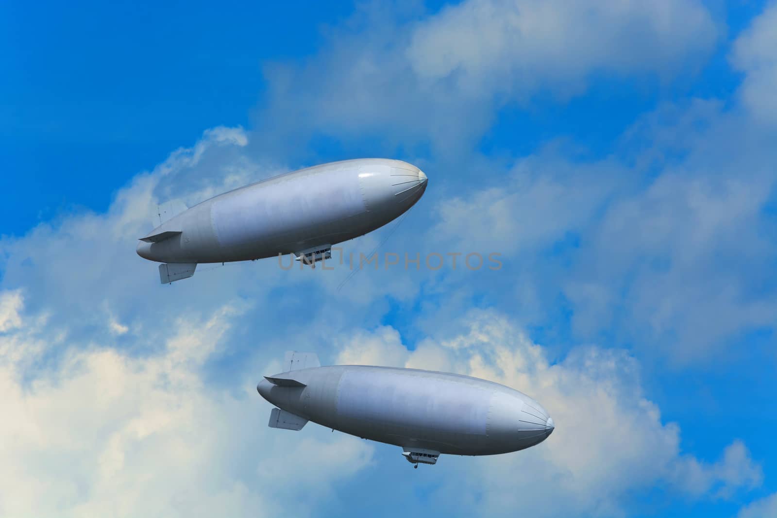 Two airships on a tour.            by JFsPic