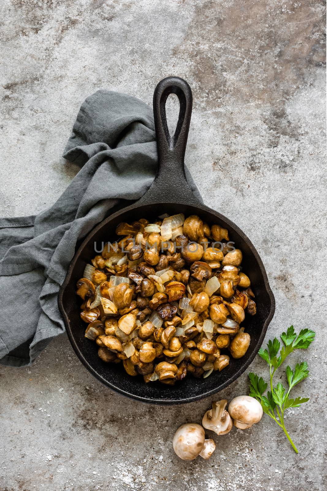 Fried mushrooms by yelenayemchuk