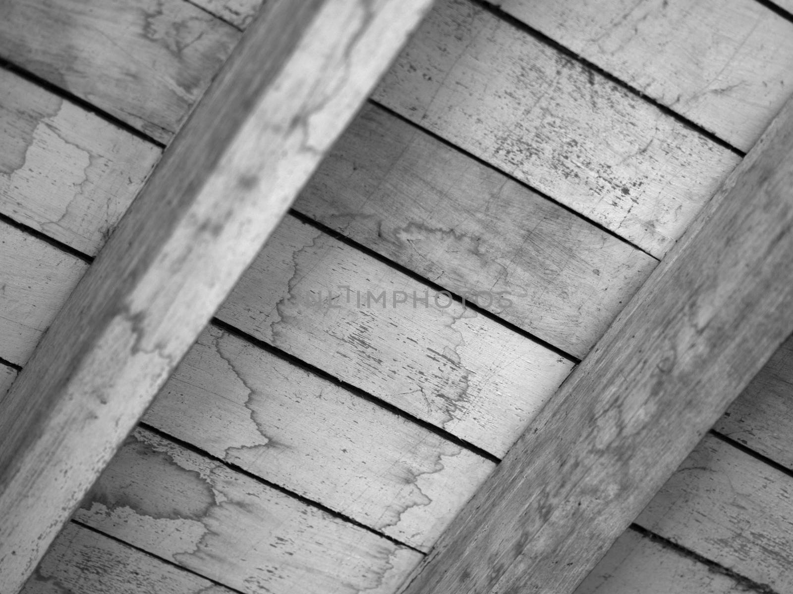 BLACK AND WHITE PHOTO OF WHITE PAINTED OLD GRUNGE WOODEN TEXTURE