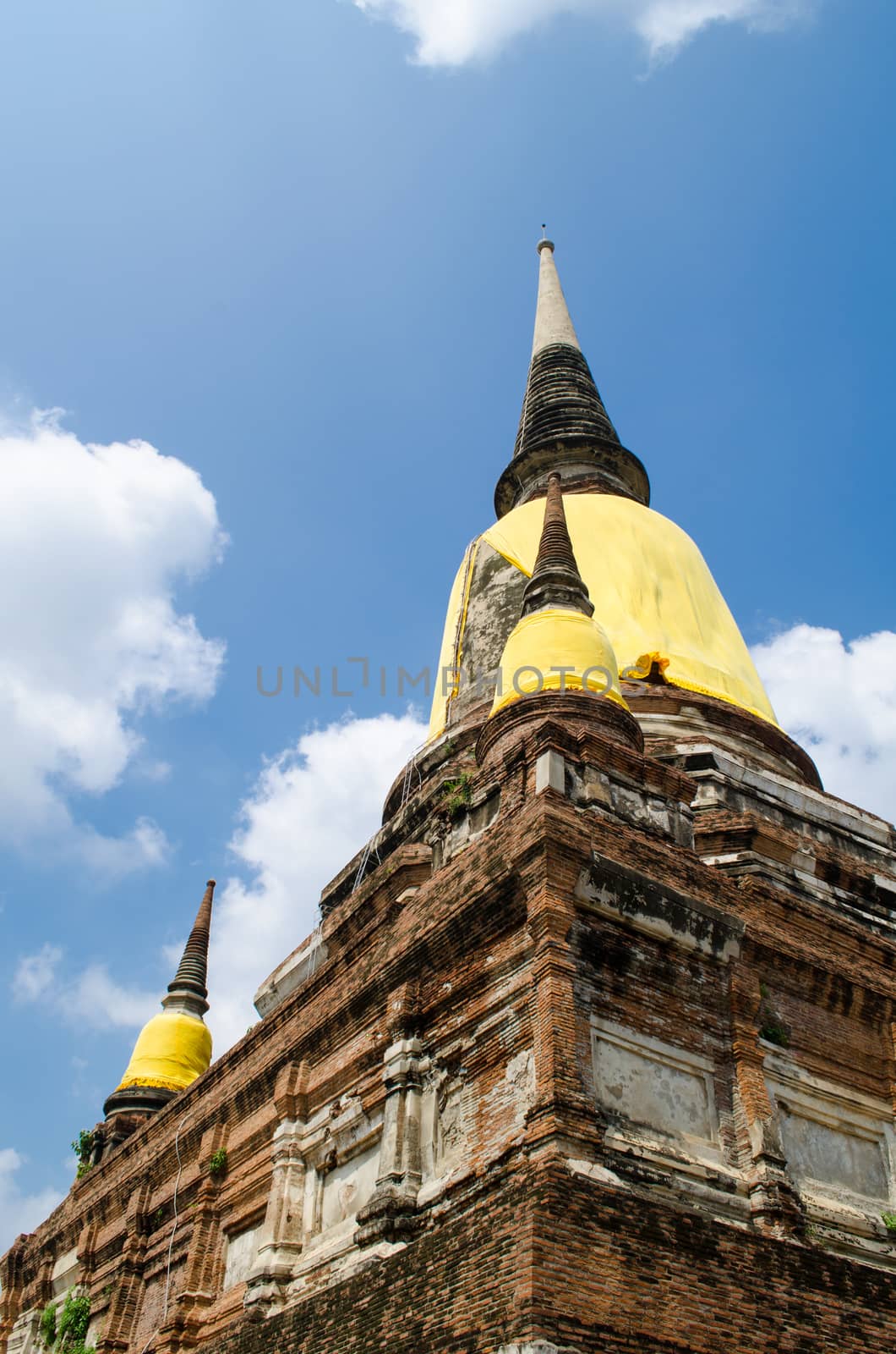 Wat Yai Chai Mongkol obviously is one of the major temples in the Ayutthaya area . and features a large Stupa, built after King Naresuan's Victory