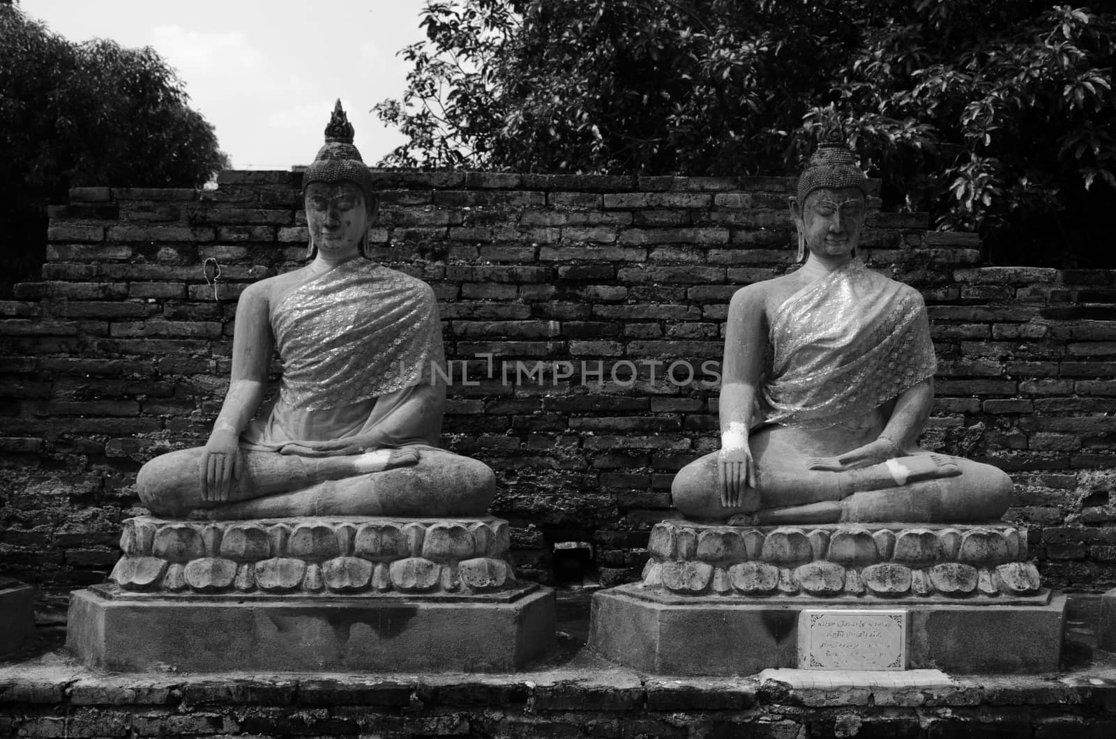 Wat Yai Chai Mongkol obviously is one of the major temples in the Ayutthaya area . and features a large Stupa, built after King Naresuan's Victory