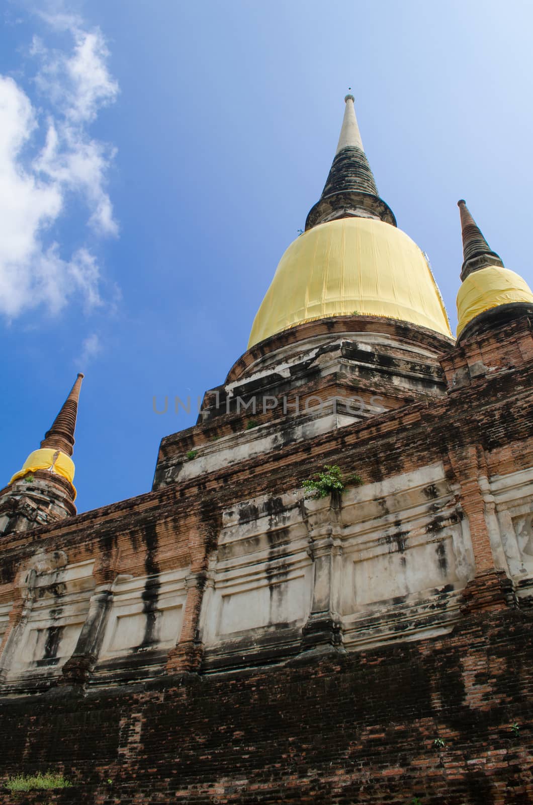 Wat Yai Chai Mongkol obviously is one of the major temples in the Ayutthaya area . and features a large Stupa, built after King Naresuan's Victory