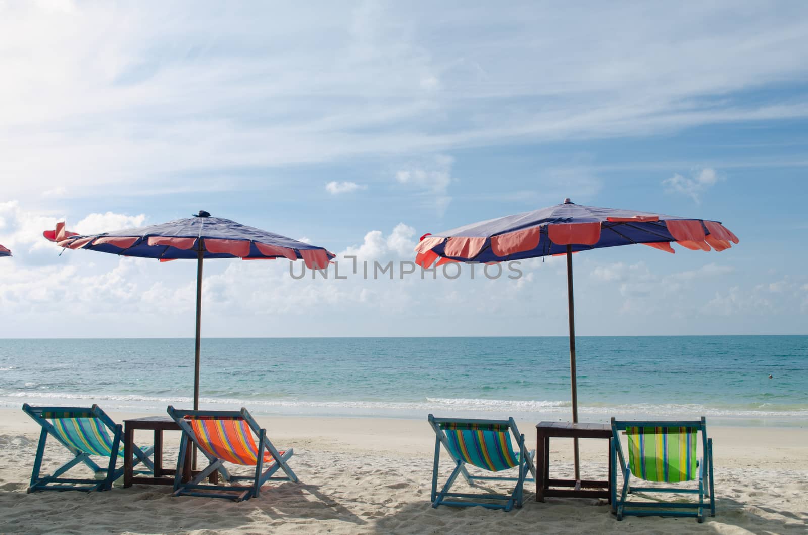 There are 14 white sand beaches on the island, which are surrounded by colourful coral reefs providing such aquatic sports as swimming,
snorkeling and scuba diving. The most popular beach areas are: Saikaew Beach, Ao Phai and Ao Vong Duan.