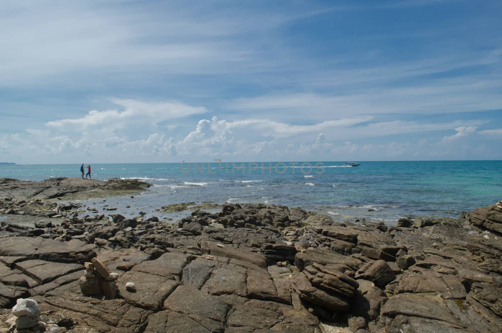 There are 14 white sand beaches on the island, which are surrounded by colourful coral reefs providing such aquatic sports as swimming,
snorkeling and scuba diving. The most popular beach areas are: Saikaew Beach, Ao Phai and Ao Vong Duan.