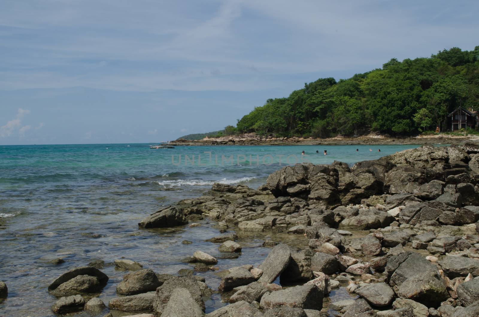 There are 14 white sand beaches on the island, which are surrounded by colourful coral reefs providing such aquatic sports as swimming,
snorkeling and scuba diving. The most popular beach areas are: Saikaew Beach, Ao Phai and Ao Vong Duan.