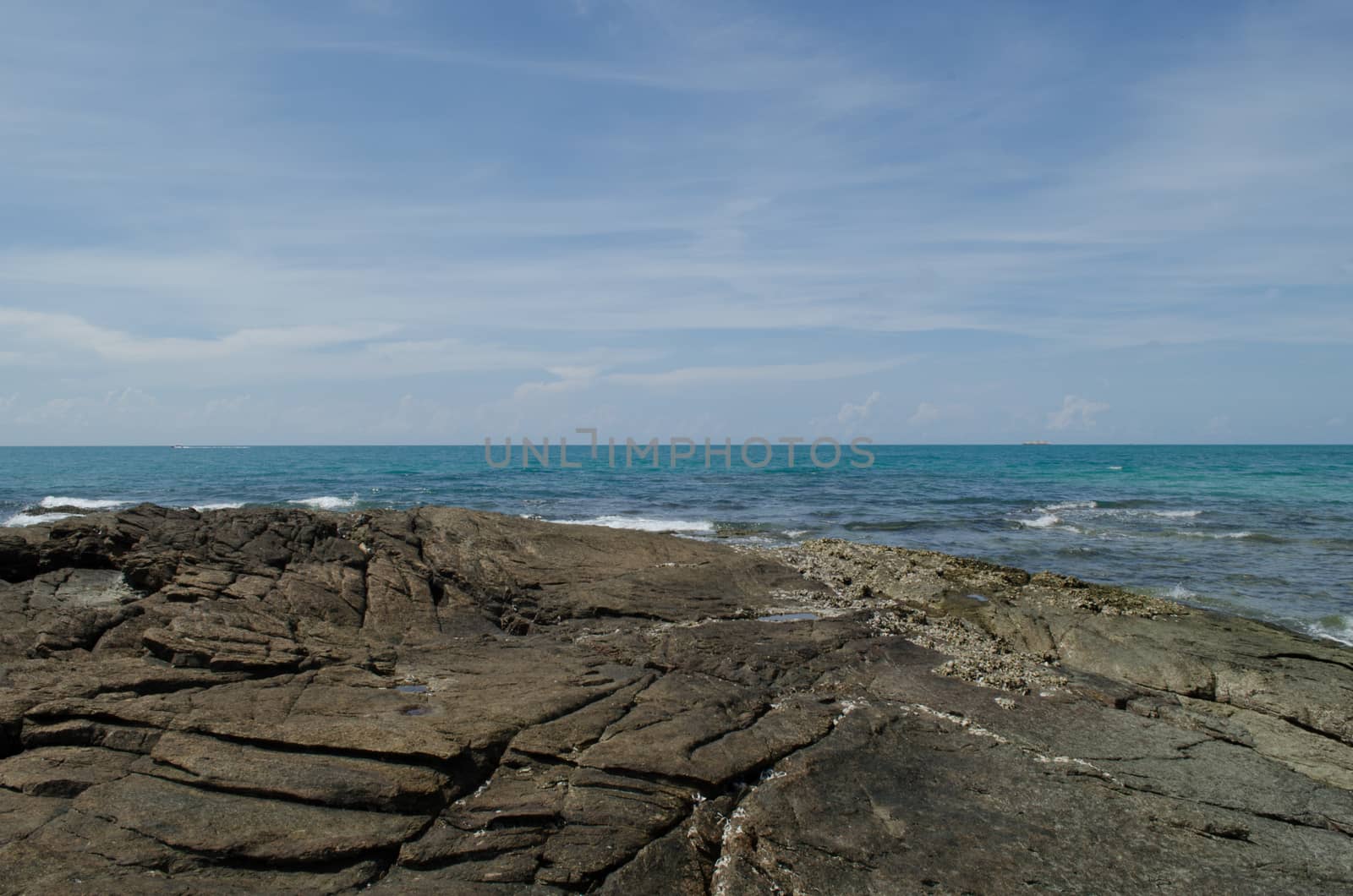 There are 14 white sand beaches on the island, which are surrounded by colourful coral reefs providing such aquatic sports as swimming,
snorkeling and scuba diving. The most popular beach areas are: Saikaew Beach, Ao Phai and Ao Vong Duan.