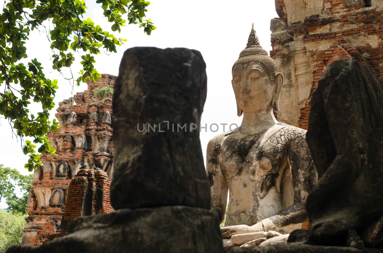 Wat Mahathat temple is located almost right in the center of Ayutthaya. The temple is believed to be built during the 14th century A.D.