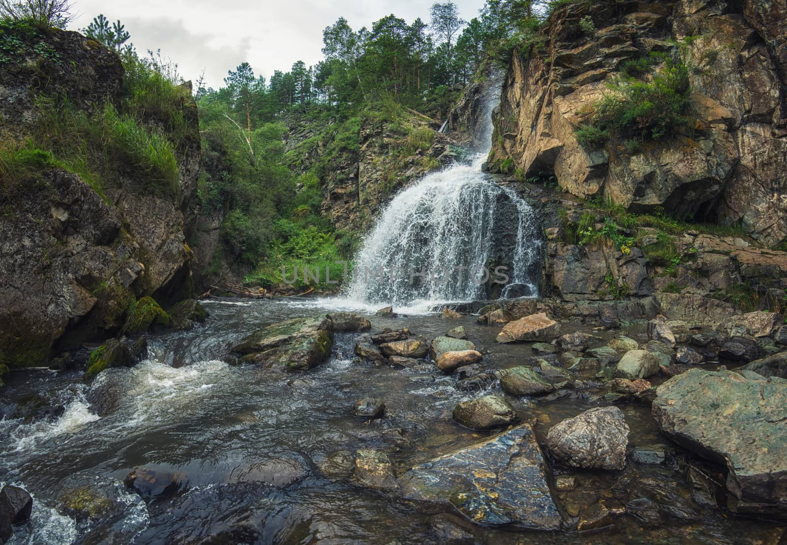 Kamishlinsky waterfall in Altai, 12 meters, in Altai, Siberia Russia