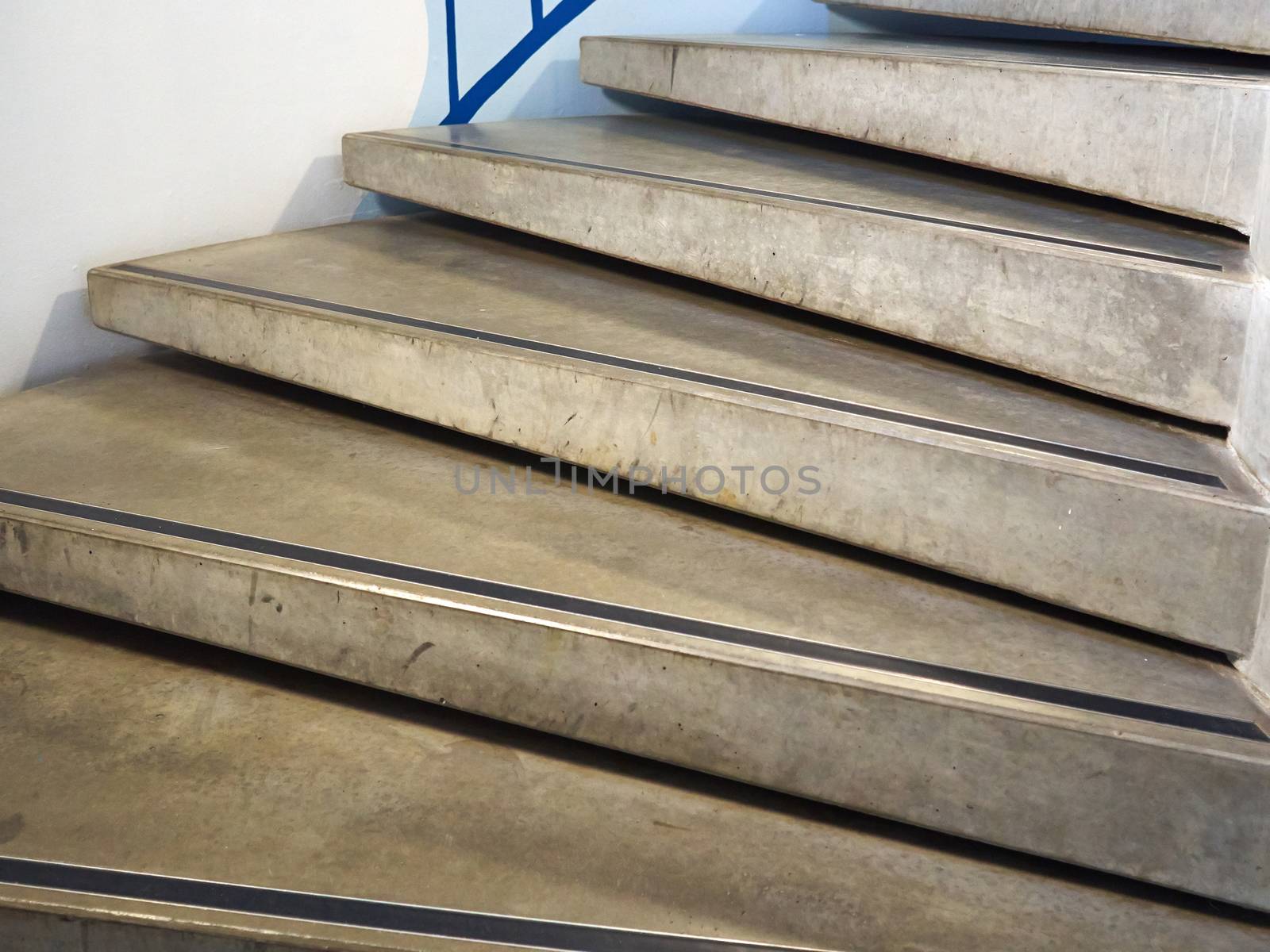 Modern classical minimalism style stairs by Ronyzmbow