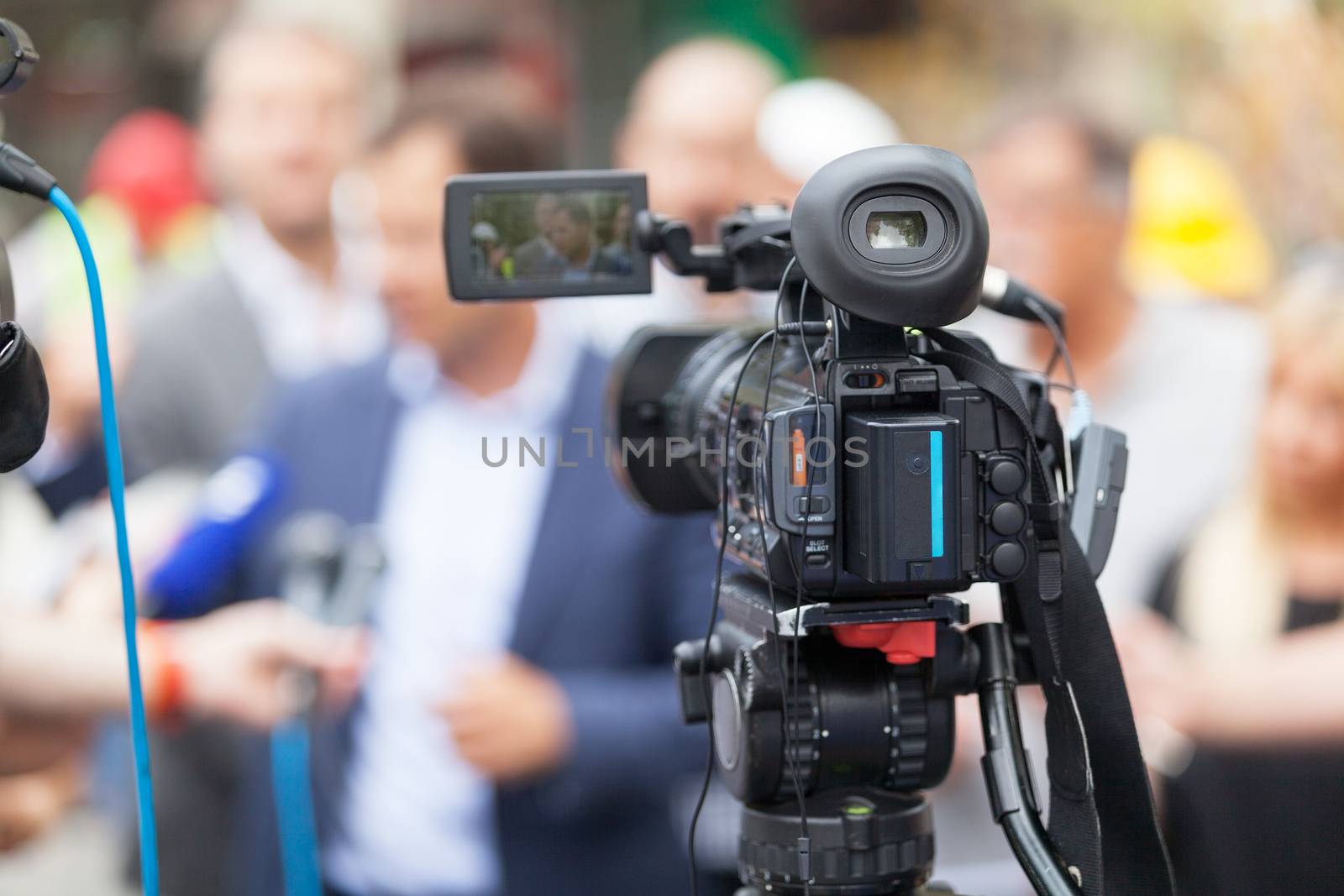 News conference by wellphoto