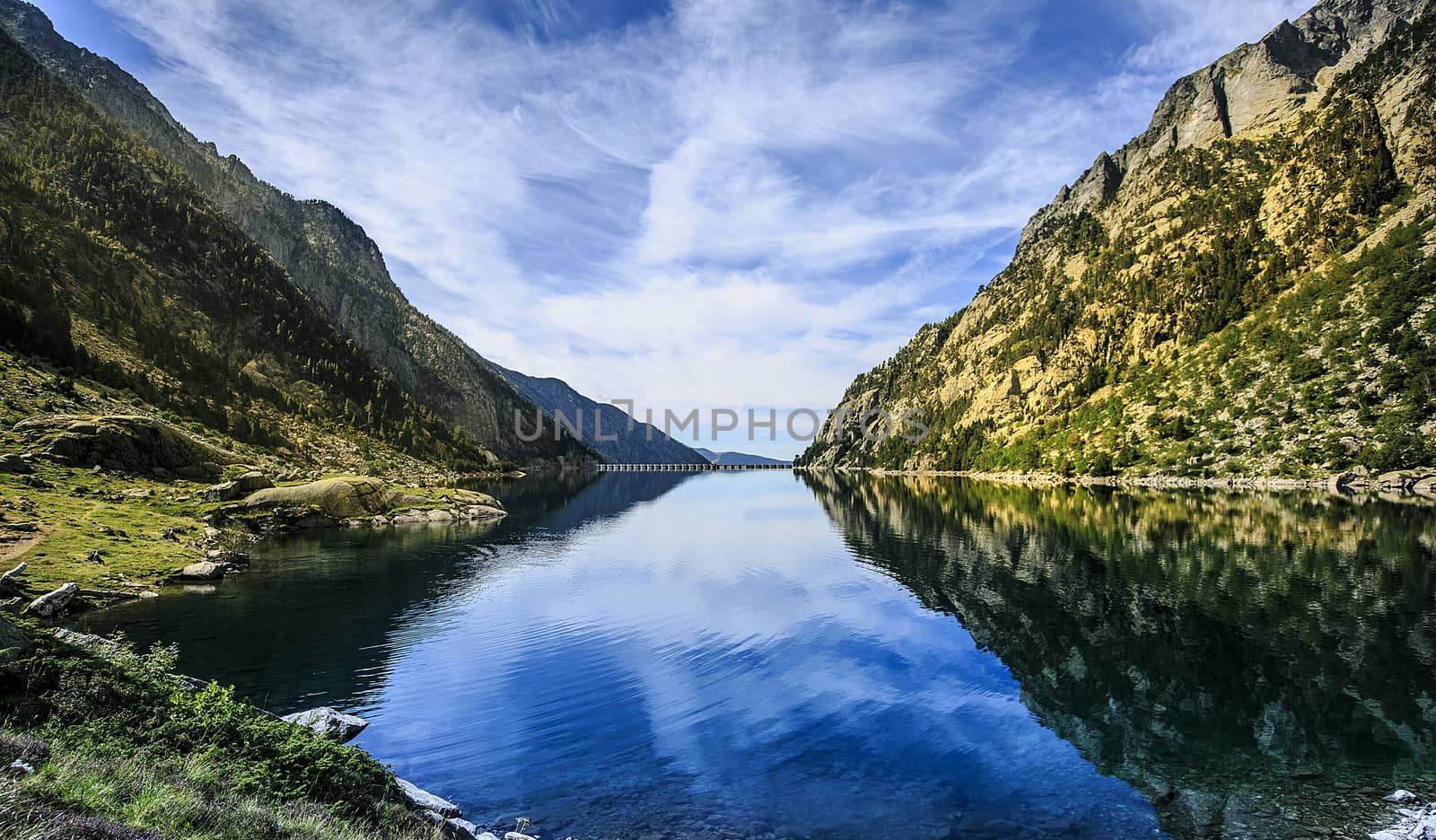 Mountains and lake photo with reflection