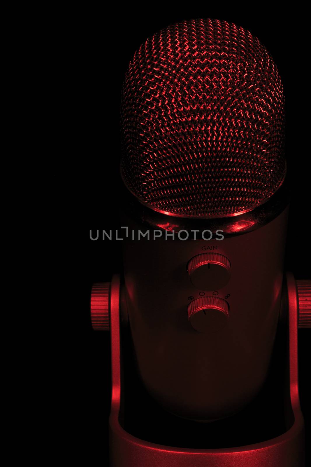 Vintage silver MIc with red color