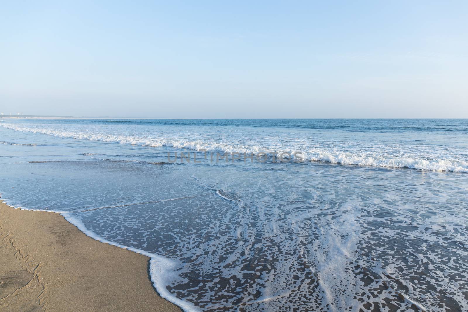 Sea and beach by leungchopan